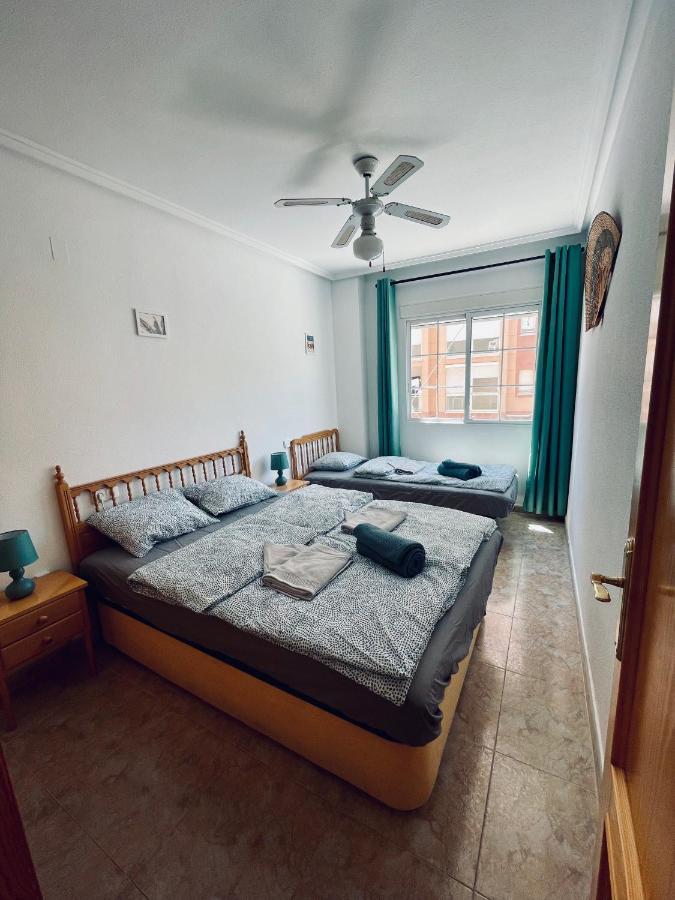 El Papagayo Apartment 2 Mins Walking To The Beach Torrevieja Eksteriør billede