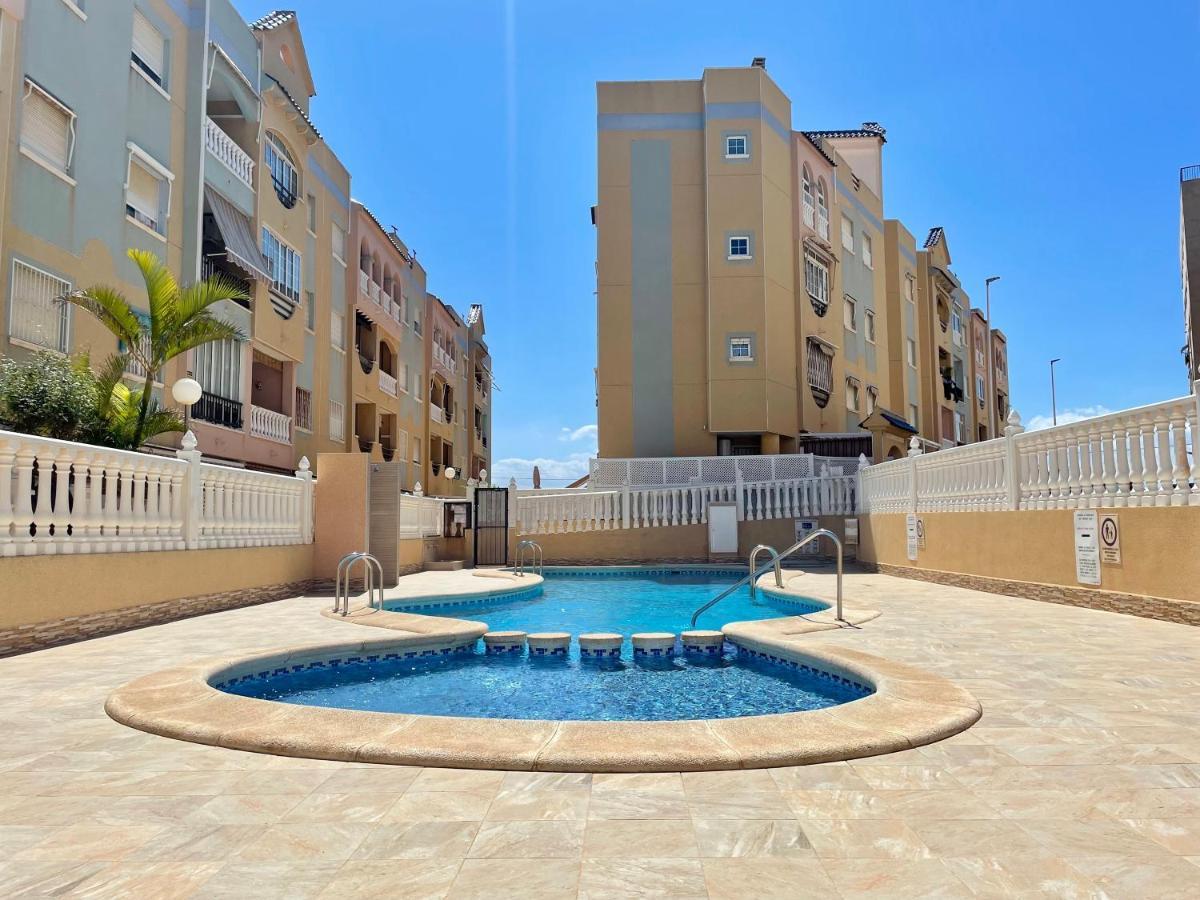 El Papagayo Apartment 2 Mins Walking To The Beach Torrevieja Eksteriør billede