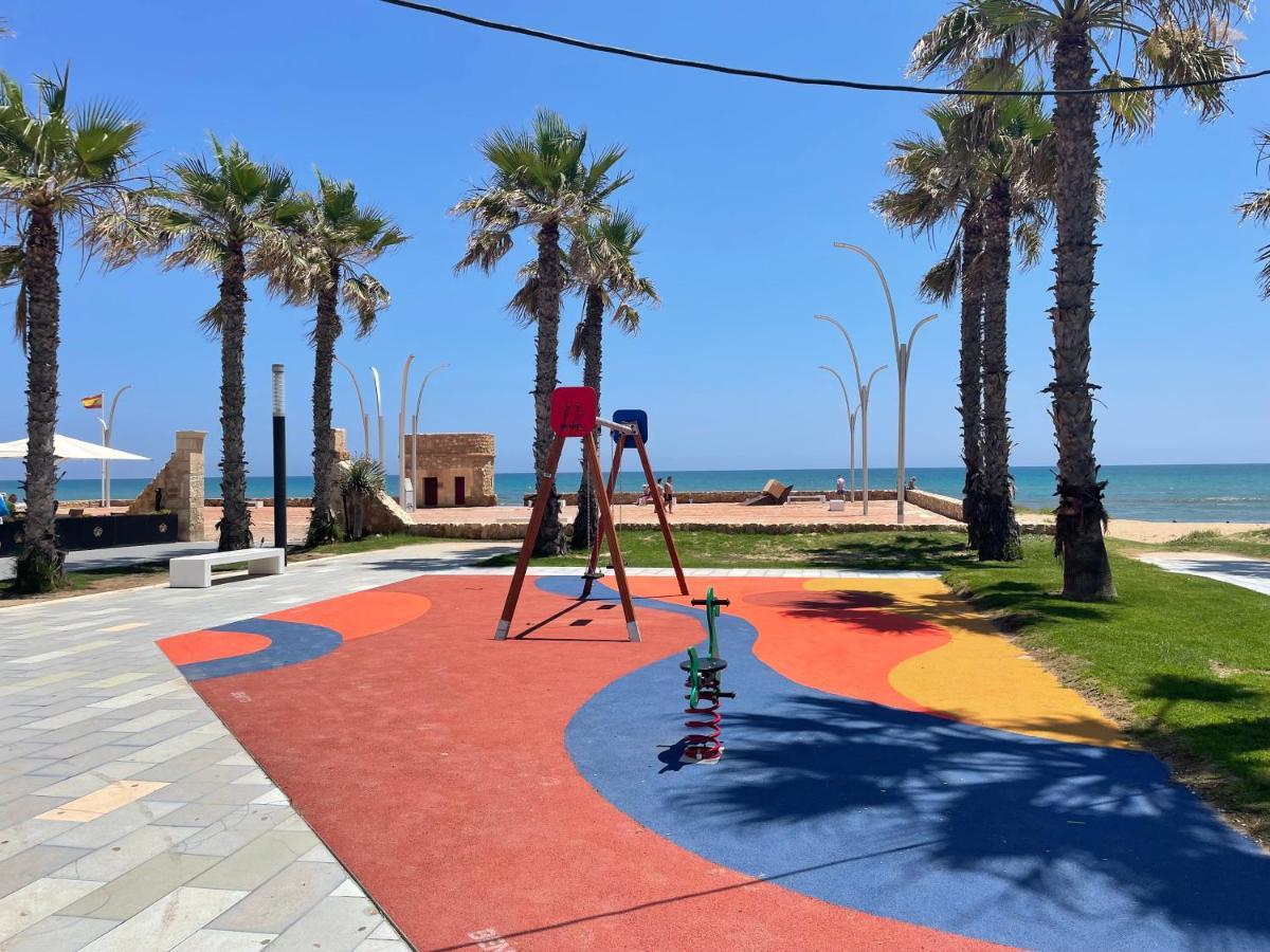 El Papagayo Apartment 2 Mins Walking To The Beach Torrevieja Eksteriør billede