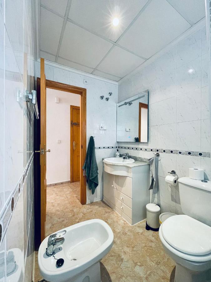 El Papagayo Apartment 2 Mins Walking To The Beach Torrevieja Eksteriør billede